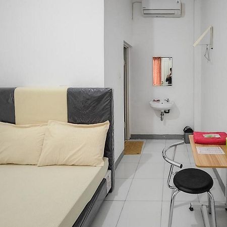 Shekinah Homestay & Cafe Waikabubak Mitra Reddoorz Екстериор снимка