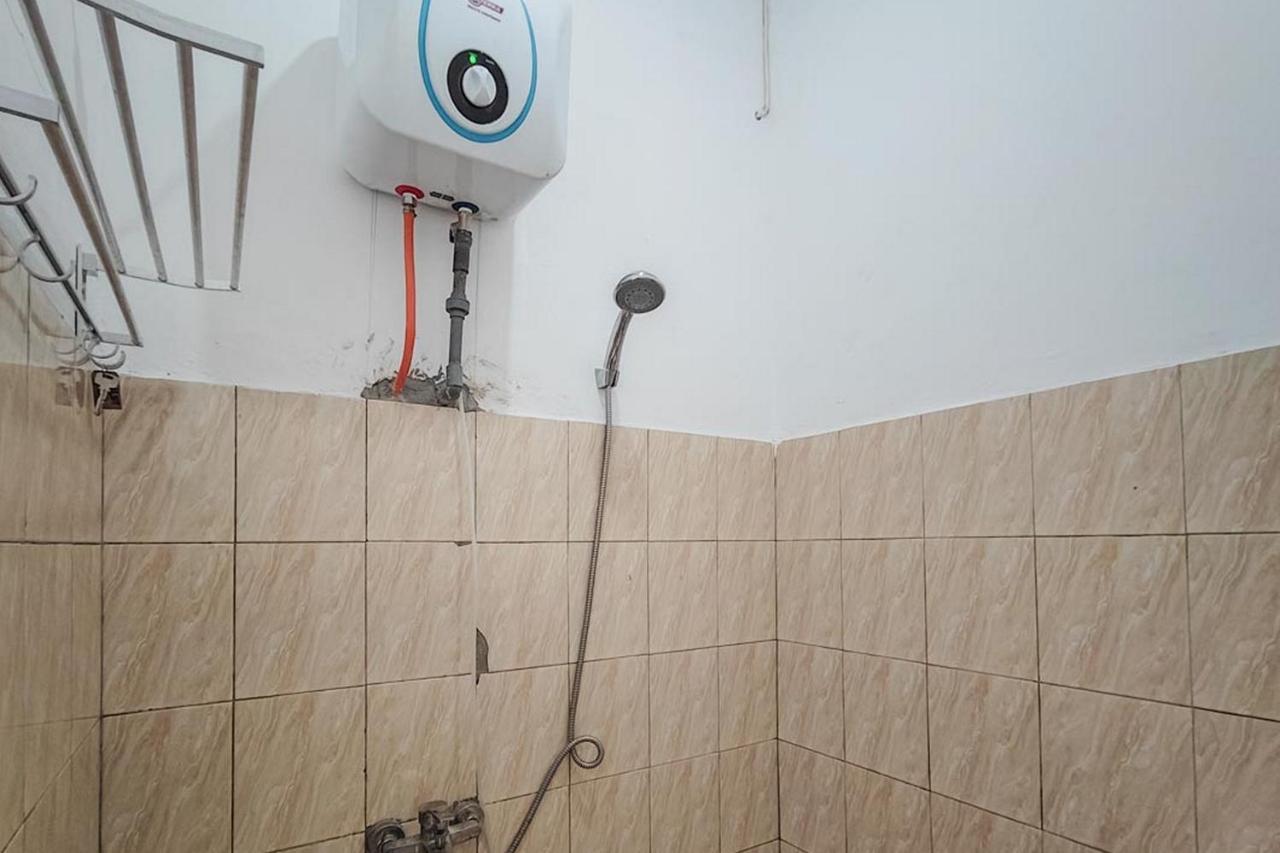 Shekinah Homestay & Cafe Waikabubak Mitra Reddoorz Екстериор снимка
